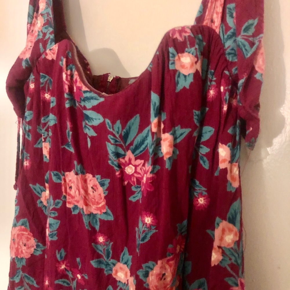 Flowy flowery CHARLOTTE RUSSE crop top